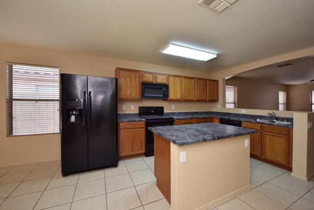 8843 E Pampa Avenue, Mesa, AZ 85212