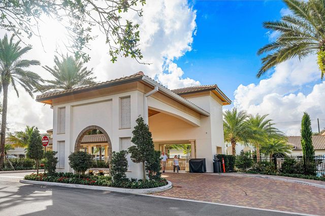 16131 Villa Vizcaya Place, Delray Beach, FL 33446