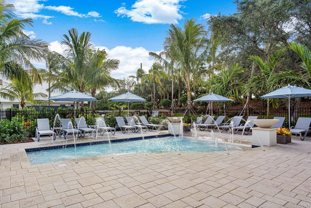 16131 Villa Vizcaya Place, Delray Beach, FL 33446