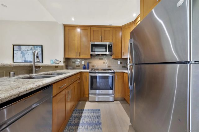 12122 Royal Birkdale Row 103, San Diego, CA 92128