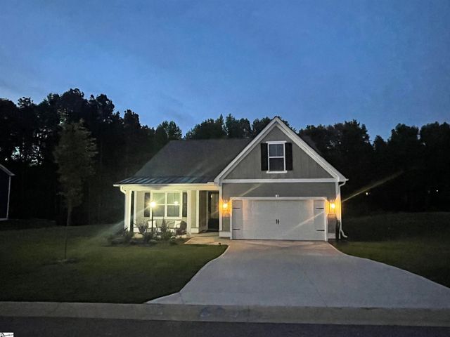 840 Orchard Valley Lane, Boiling Springs, SC 29316