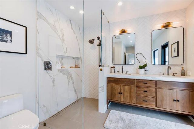 14422 Valley Vista, Sherman Oaks, CA 91423