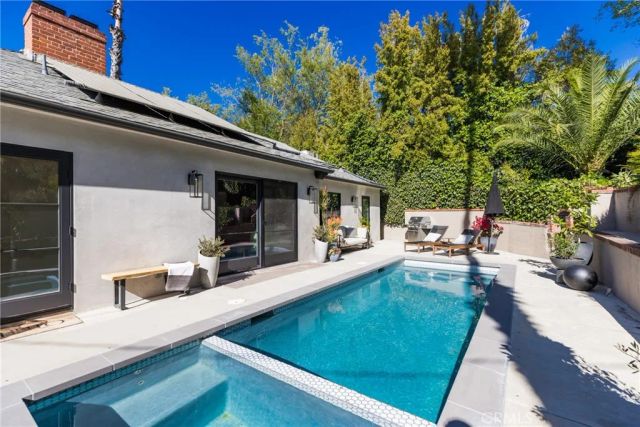 14422 Valley Vista, Sherman Oaks, CA 91423