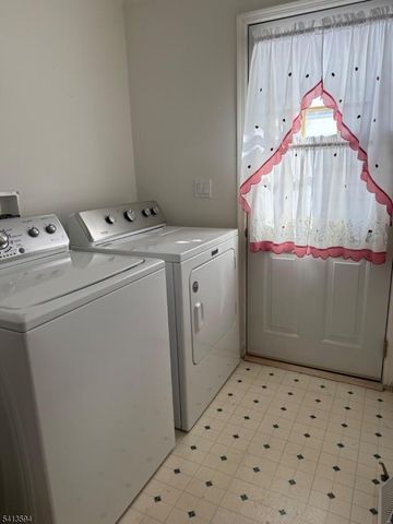 3 Rainbow Terrace, White Twp., NJ 07823