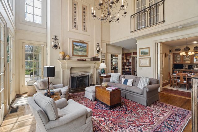 4216 Estes Rd, Nashville, TN 37215