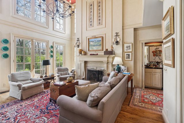 4216 Estes Rd, Nashville, TN 37215