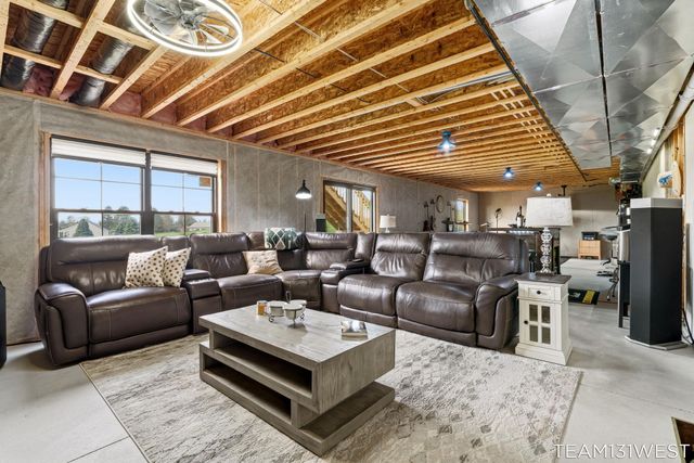 13273 Jessann Drive, Coopersville, MI 49404