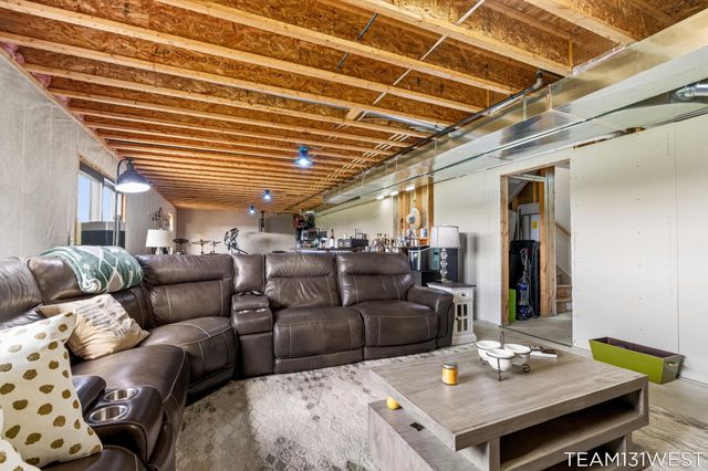 13273 Jessann Drive, Coopersville, MI 49404