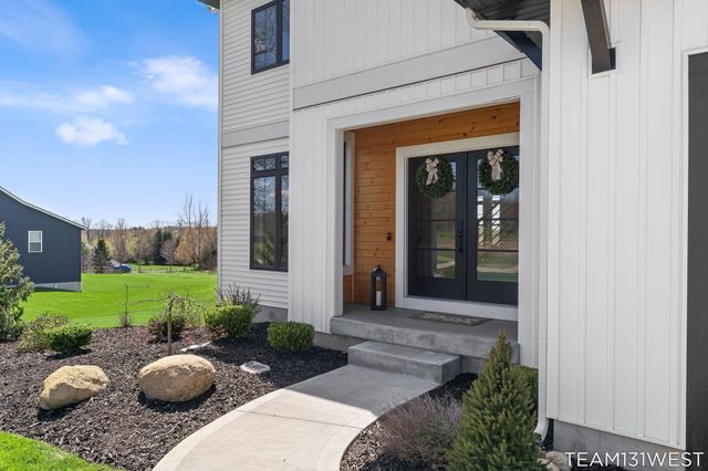 13273 Jessann Drive, Coopersville, MI 49404