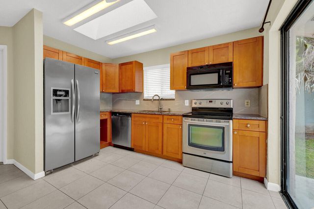 5864 Strawberry Lakes Circle, Lake Worth, FL 33463