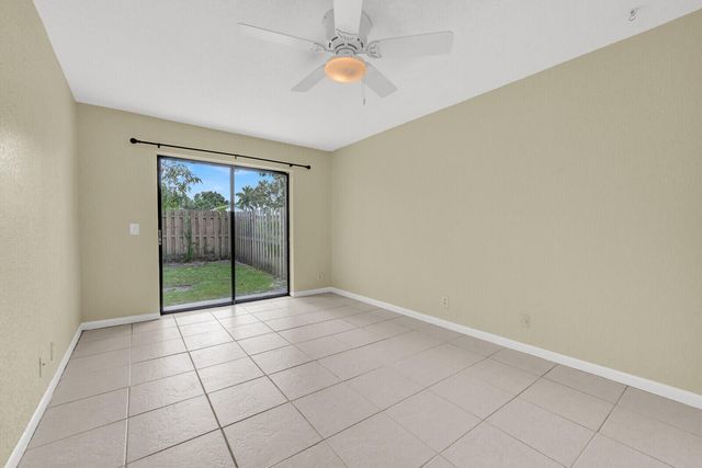 5864 Strawberry Lakes Circle, Lake Worth, FL 33463