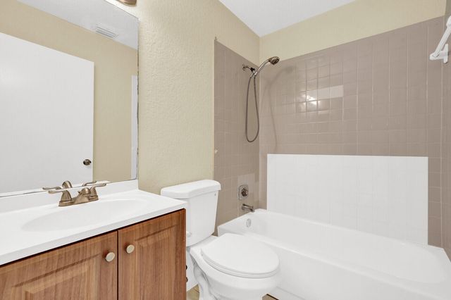 5864 Strawberry Lakes Circle, Lake Worth, FL 33463