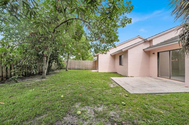 5864 Strawberry Lakes Circle, Lake Worth, FL 33463