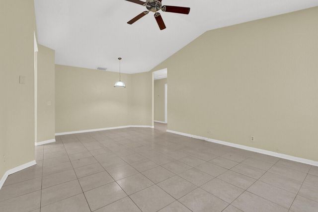 5864 Strawberry Lakes Circle, Lake Worth, FL 33463