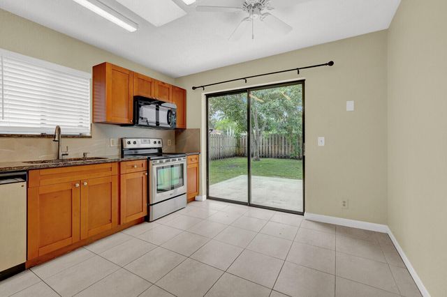 5864 Strawberry Lakes Circle, Lake Worth, FL 33463