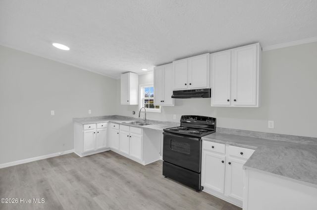 57 Henry Pridgen Drive, Burgaw, NC 28425