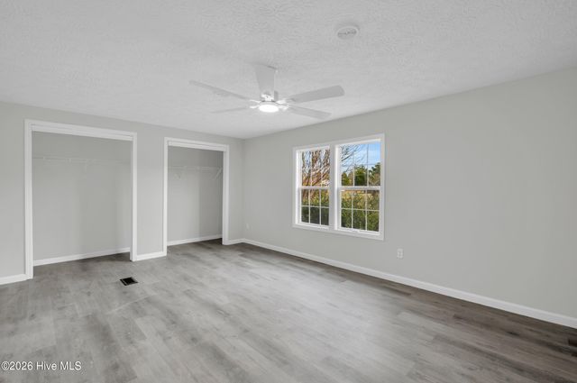 57 Henry Pridgen Drive, Burgaw, NC 28425