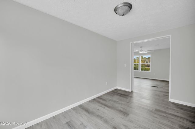 57 Henry Pridgen Drive, Burgaw, NC 28425