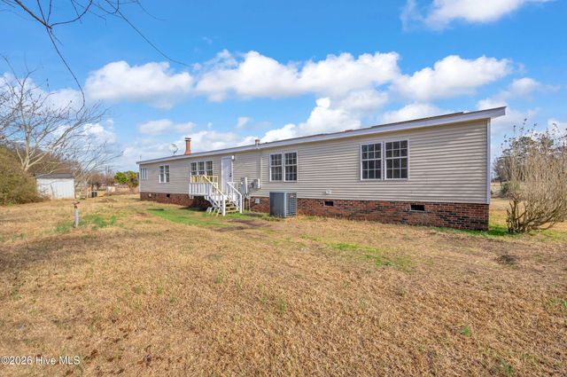 57 Henry Pridgen Drive, Burgaw, NC 28425