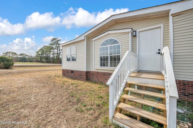 57 Henry Pridgen Drive, Burgaw, NC 28425