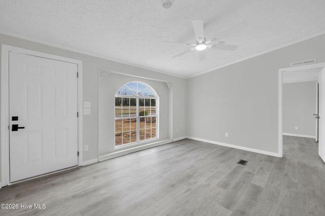 57 Henry Pridgen Drive, Burgaw, NC 28425