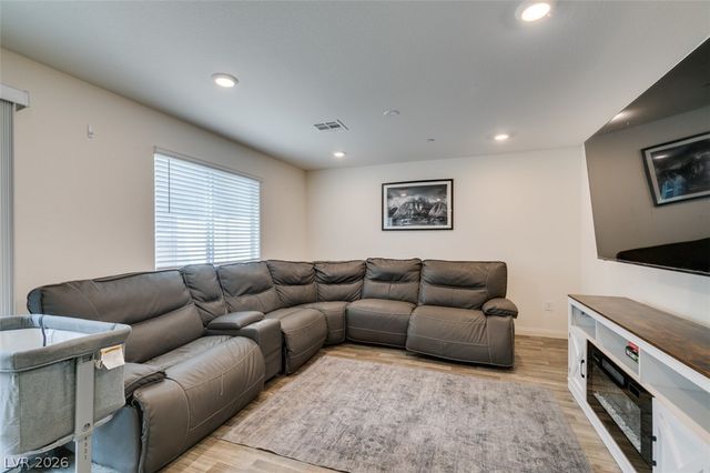 2683 Weathered Copper, Las Vegas, NV 89086