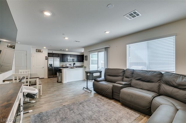 2683 Weathered Copper, Las Vegas, NV 89086