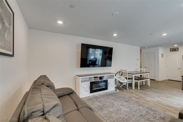 2683 Weathered Copper, Las Vegas, NV 89086