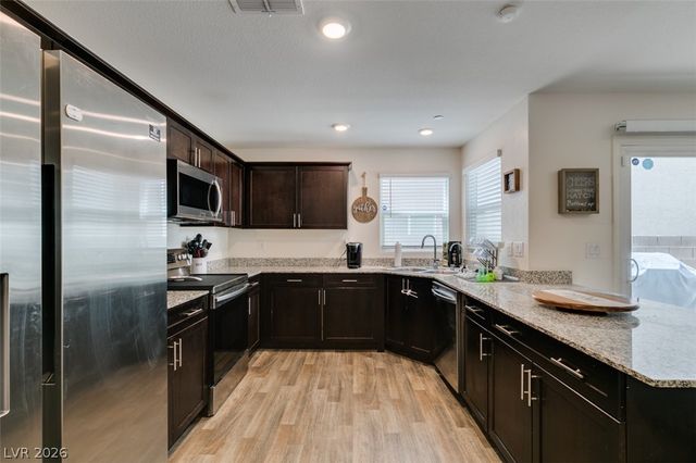 2683 Weathered Copper, Las Vegas, NV 89086