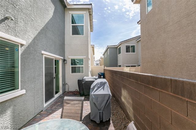 2683 Weathered Copper, Las Vegas, NV 89086
