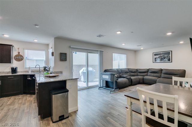 2683 Weathered Copper, Las Vegas, NV 89086