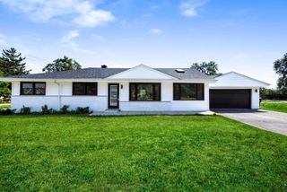 19W719 Holtz Avenue, Addison, IL 60101