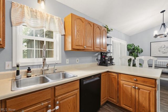 3166 Vermont Street NW, North Canton, OH 44720