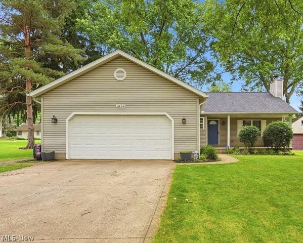 3166 Vermont Street NW, North Canton, OH 44720