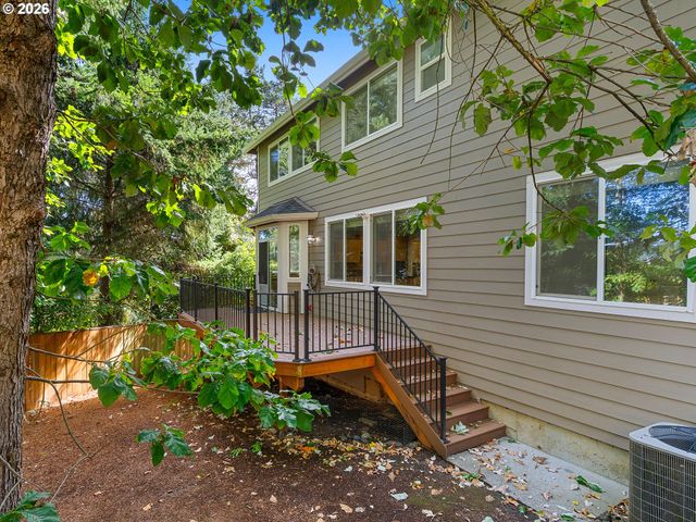 15590 Sw RAPHAEL Ln, Portland, OR 97224