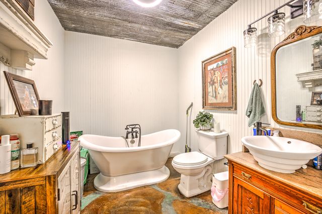412 2200, Aquilla, TX 76622