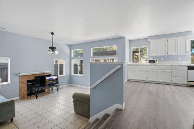332 Ansonville Ln, Modesto, CA 95357
