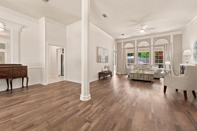428 Arbor Lawn Drive, Burleson, TX 76028
