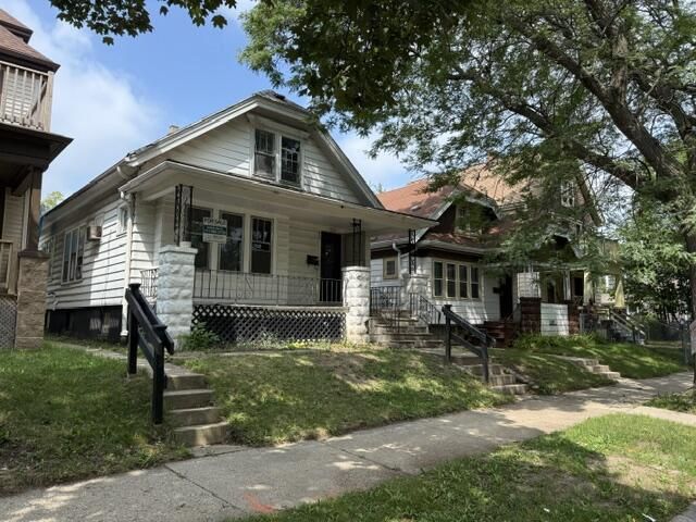 3223 N 40th STREET, Milwaukee, WI 53216