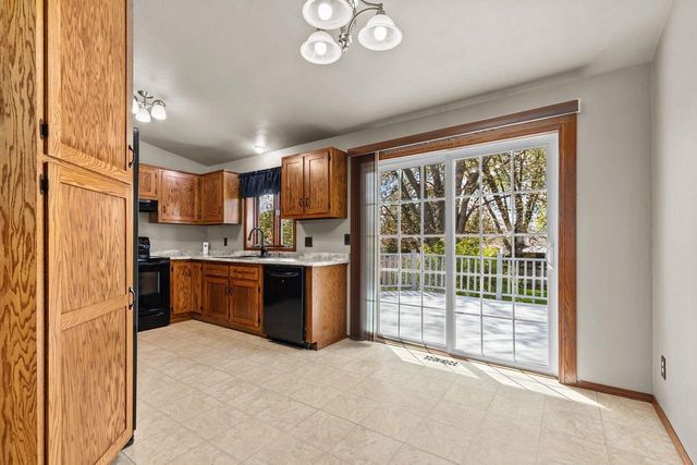 707 PIERCE AVENUE, Little Chute, WI 54140