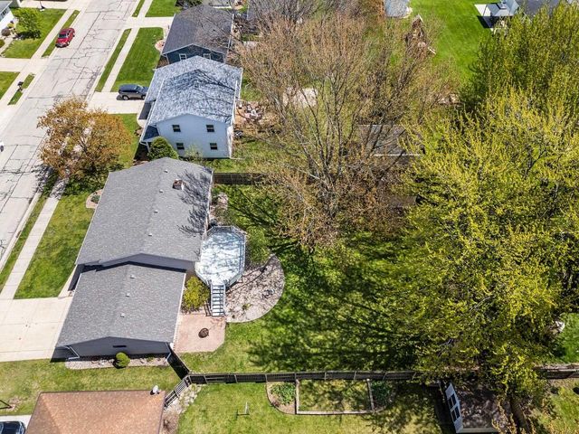 707 PIERCE AVENUE, Little Chute, WI 54140