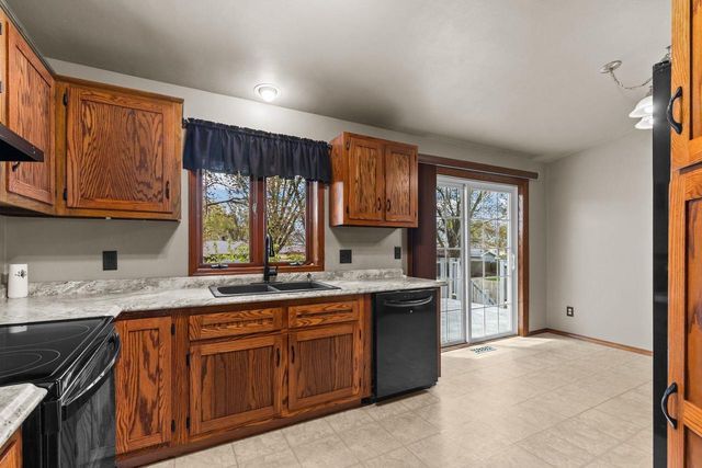 707 PIERCE AVENUE, Little Chute, WI 54140