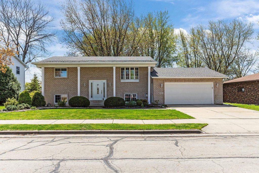 707 PIERCE AVENUE, Little Chute, WI 54140