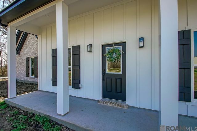 1582 Lamotte Ln, Port Allen, LA 70767