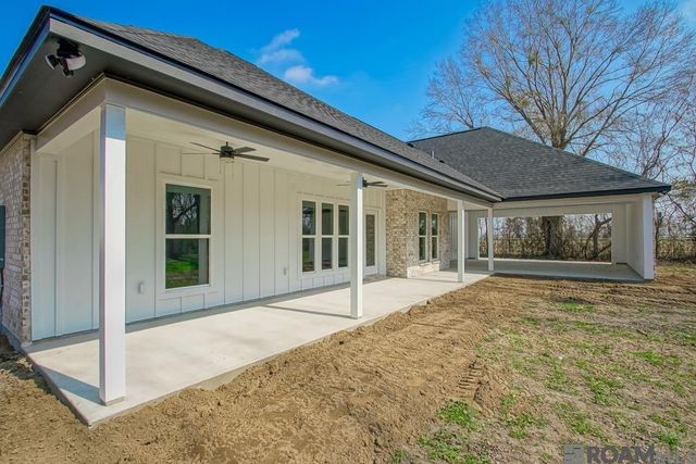 1582 Lamotte Ln, Port Allen, LA 70767