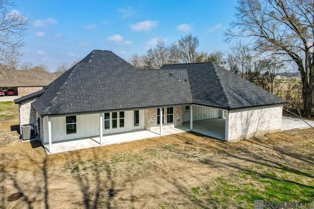 1582 Lamotte Ln, Port Allen, LA 70767