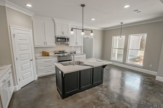 1582 Lamotte Ln, Port Allen, LA 70767