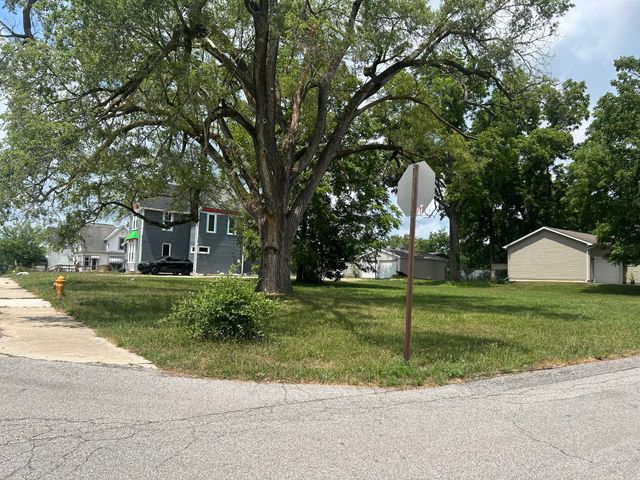 799 E Burnham Street, Lowell, IN 46356