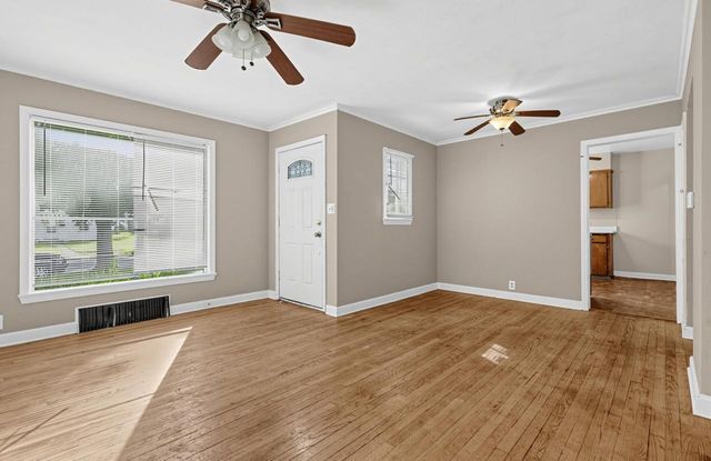 4913 N 74th STREET, Milwaukee, WI 53218