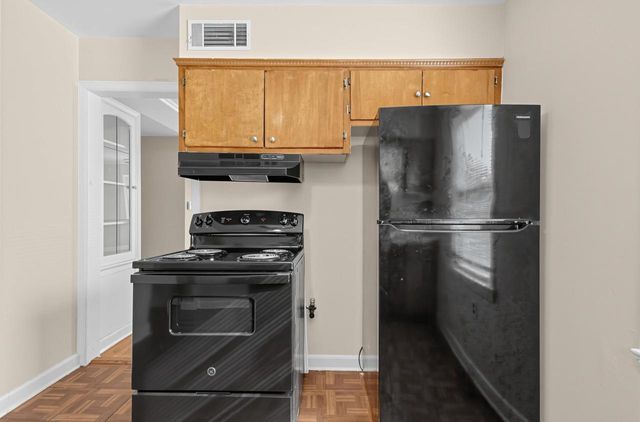 4913 N 74th STREET, Milwaukee, WI 53218